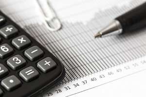 FMI: o creştere a impozitului pe profit reduce investiţiile străine atrase